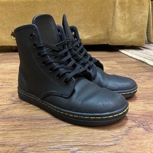 Dr. Marten Shoreditch Leather Boots